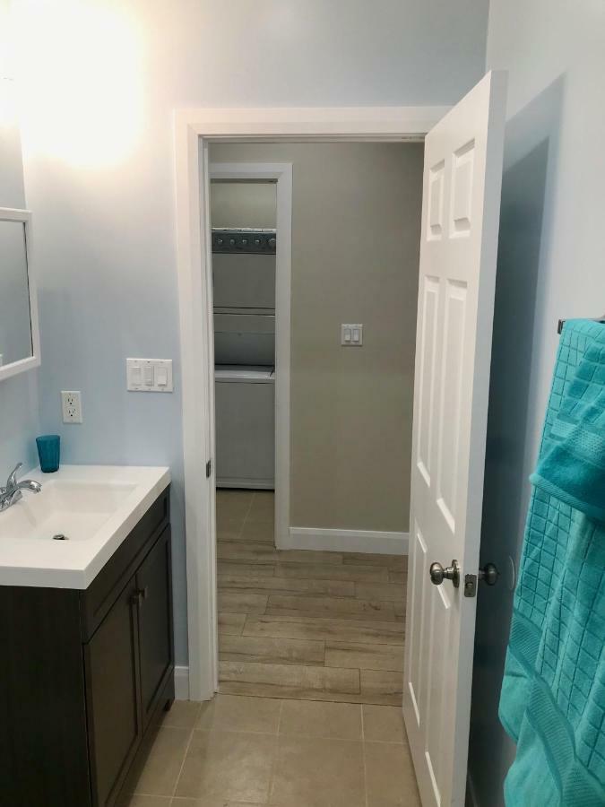 11642 Gothic Avenue Appartamento Los Angeles Esterno foto